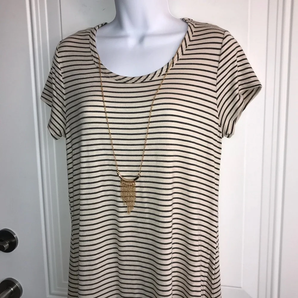 đź”´ 4/$15 Forever Rose striped ss dress with attached necklace in size Jrs XL NWT - Picture 5 of 11